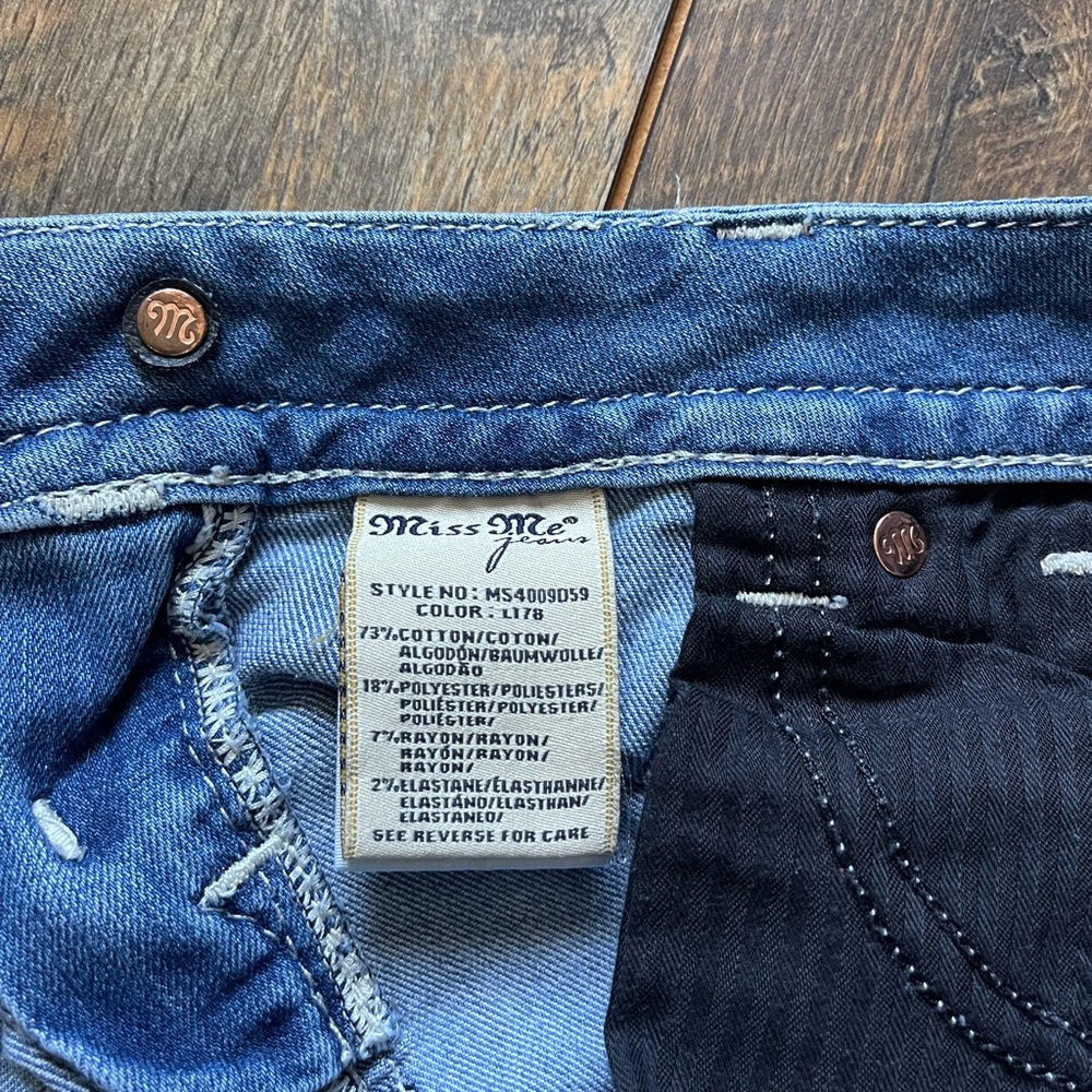 Miss Me Mid-Rise Denim Shorts - Picture 5 of 8